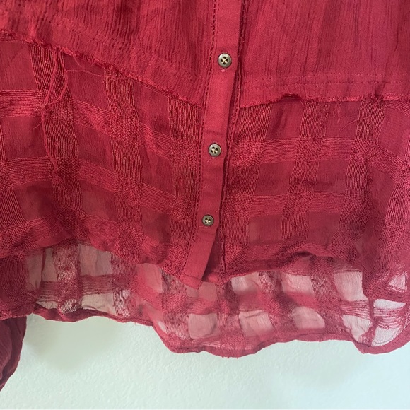 Women’s red Free People blouse size S with buttons and flowy sleeves - Picture 2 of 9